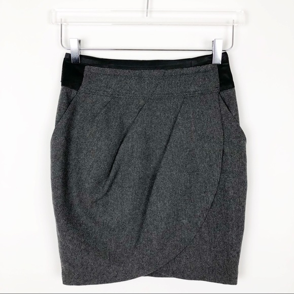 M C G I N N - Picture 1 of 7